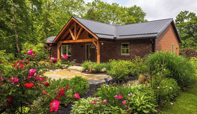 Playground-Panoramic LakeVue-Hot Tub-Covered Decks-Game Room-Kayaks-Canoes-Bikes