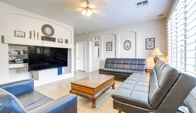 Pool & Patio: San Tan Valley Getaway!