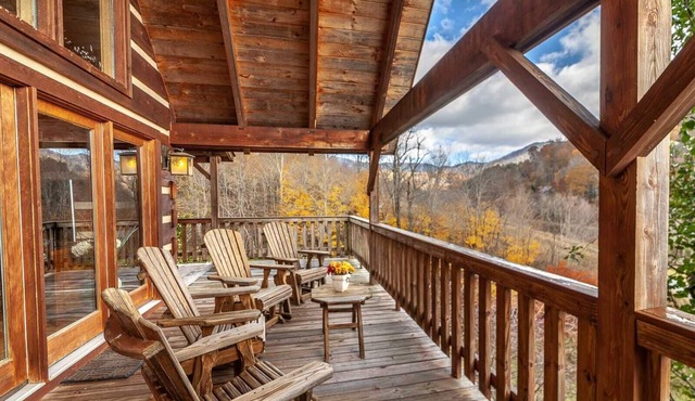 Pristine Mountain Cabin near Valle Crucis in Vilas