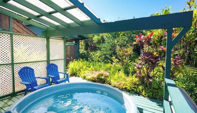 Priv Hot Tub + Shared Jungle Pool! - Ocean Lookout