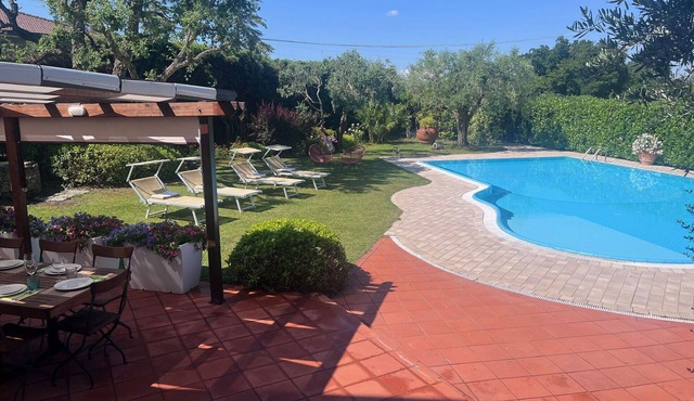 Private Villa with A/C, private pool, WIFI, sauna, TV, patio, panoramic view, close to Rimini in Santarcangelo Di Romagna