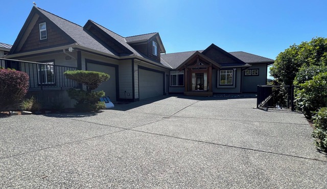 private access independent suite near Departure Bay Ferry Terminal in Nanaimo