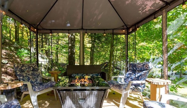 Private Beachfront Oasis on Skeleton Lake in Utterson