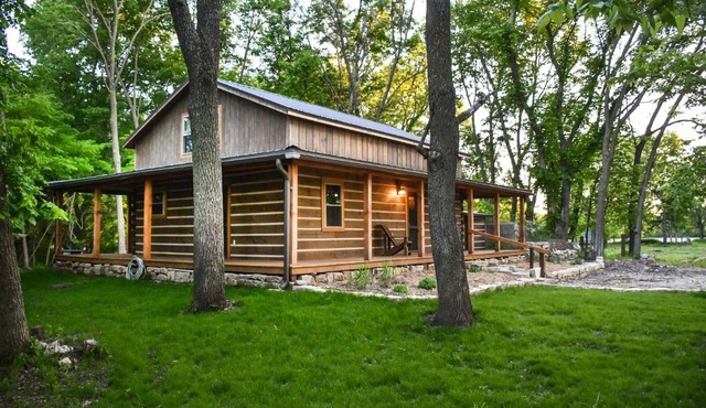 Private Chase County Cabin on Middle Creek!