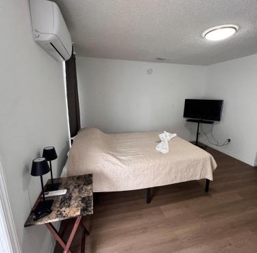 Private Studio Suite with Independent Entrance & Parking