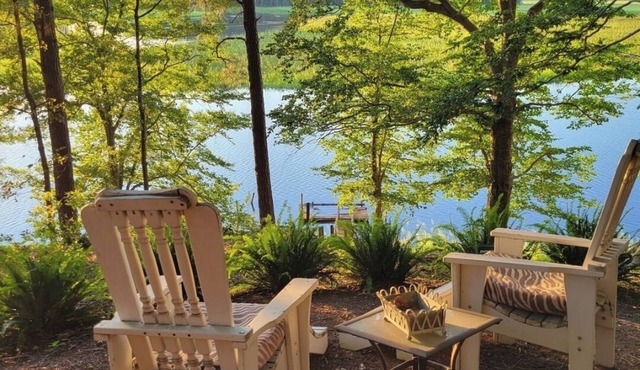 Private Waterfront Cottage just 5 minutes from town!