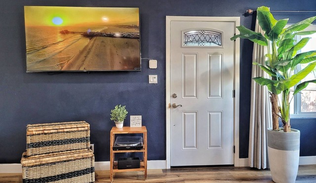 🌊queen bed-near SOFI LAX-free parking-gated yard