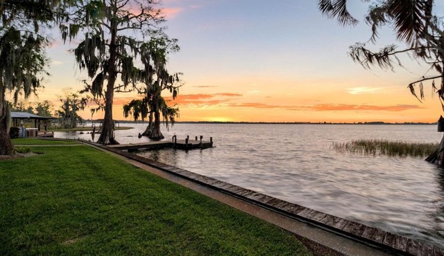 Quiet Room Between Lakeland & Winter Haven