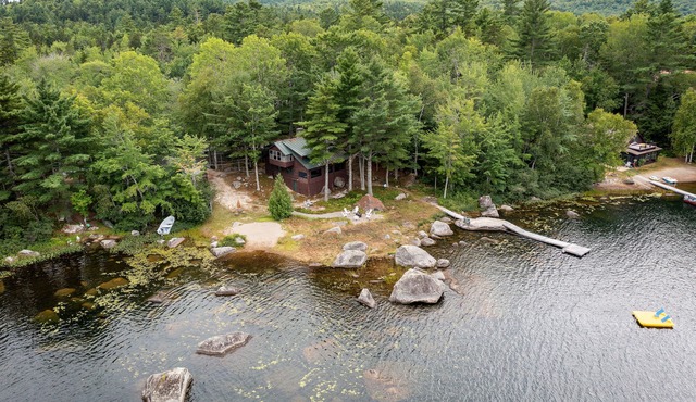 Quintessential Maine Lake House, 280Ft of Waterfront, near Acadia & Bar Harbor