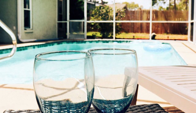 Relaxing & inviting pool house in Spring Hill