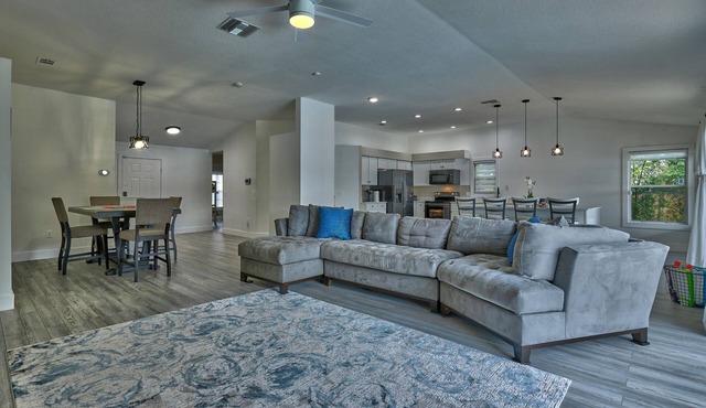 Relaxing Pool Home w/lake- Centrally Located, Heated Pool