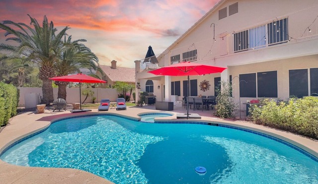 Remarkable 4 Bedroom Home on Golf Course-Heated Pool, Fire Pit, Game Room, Views