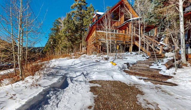 Ridgerunner Cabin - Ski Retreat with Hot Tub