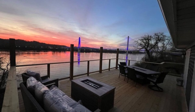 RiverSuite2 - A the view that soothes a soul.