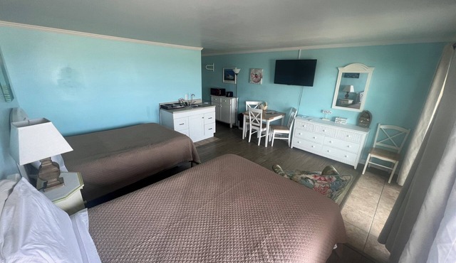 Room #216 Mini Efficiency 2 Double Beds Pets Yes