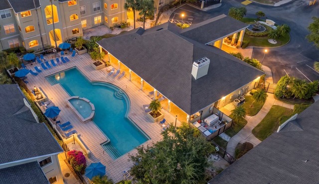 Royal Tropical at The Avalon Clearwater, Spacious Stay & Heated Pool