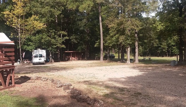 Rustic Cabin 3 . in Murfreesboro
