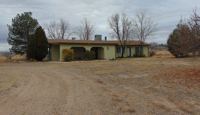 Rustic Ranch Style House 3 bed 2 bath on 2 Acres in Chino Valley
