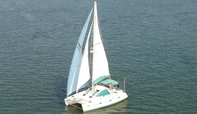 Sailing catamaran vacation rentals in Pensacola Beach