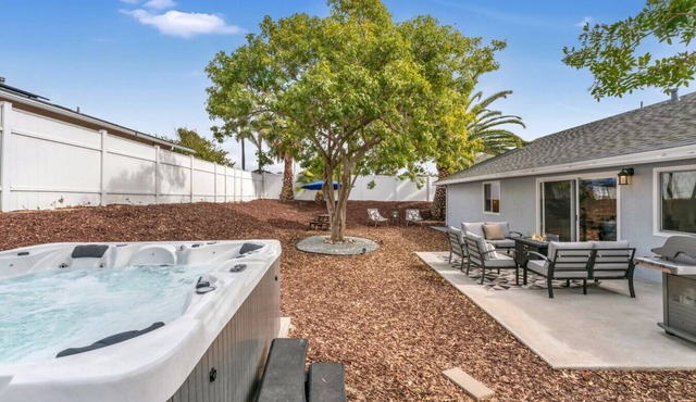 San Diego Retreat w/Hot Tub Near Beach & Downtown