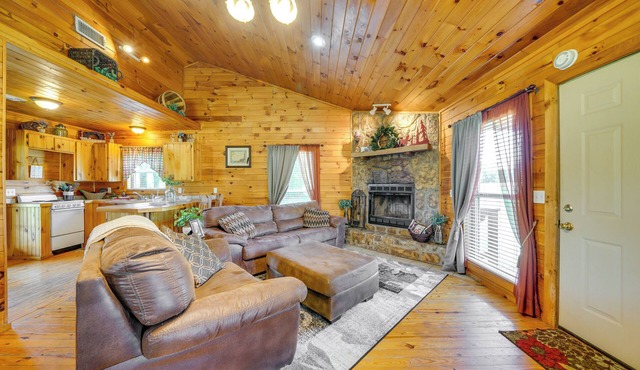 Scenic Oklahoma Studio Cabin on 80 Acres w/Views!