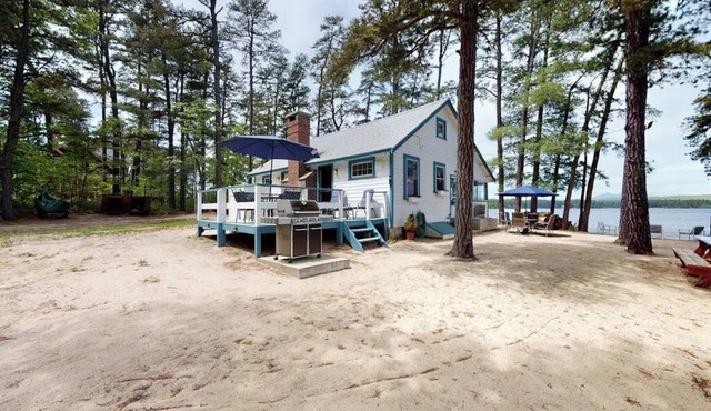 Secluded bayfront cottage with private beach, grill, & bay views in Ossipee