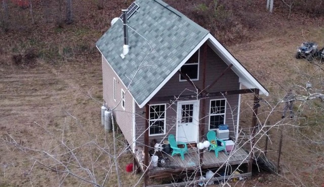 Secluded Off-Grid Cabin with Waterfall & Hiking Trails Near Rome Township, OH