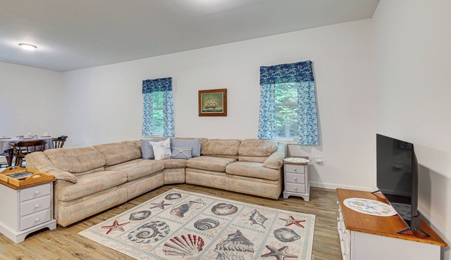 Secluded Orland Cottage w/Grill, Near State Parks