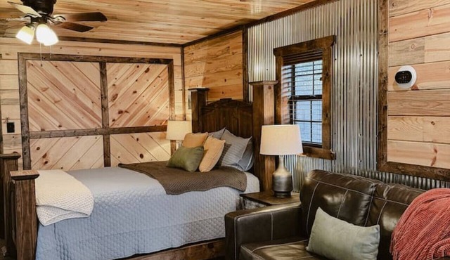 Secluded Pine Cabin - Cozy & Peaceful Getaway