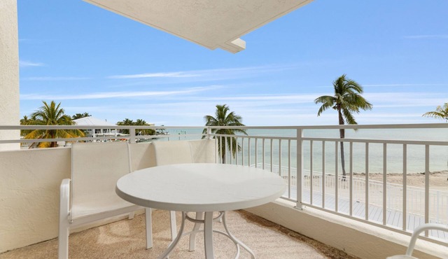 Second Floor Ocean View Studio – Gorgeous Waterfront Escape