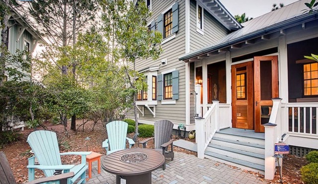 'Serendipity' Beautiful 3BR Cottage Sleeps 8 *Close to Lazy River/Pool at Camp WaterColor*