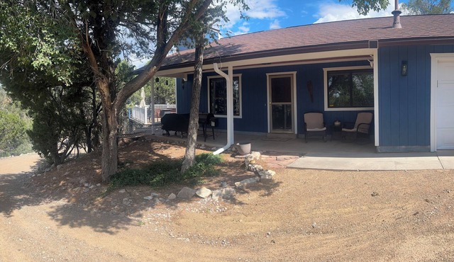 Serene 2-bedroom house with fitness room in Tijeras