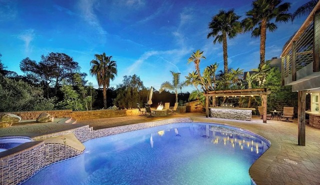 Serene hillside oasis with pool, spa, & BBQ - 20 min to beach