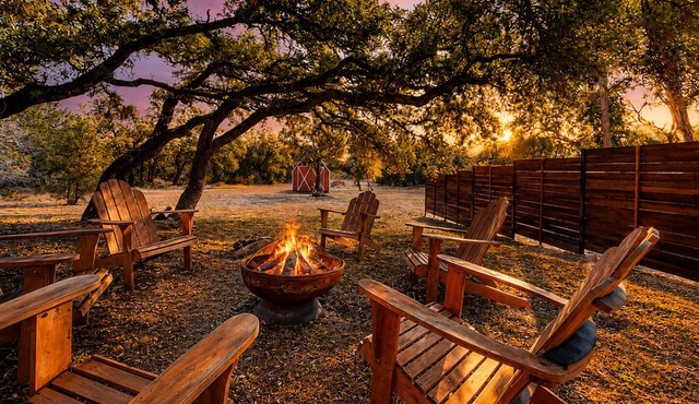 Serene property with two living spaces and large outdoor space - dog-friendly