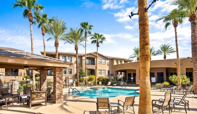 Shared Poolside Fun~Hot Tub~Gym & More in Phoenix