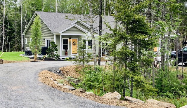 Shipbuilder's Retreat, Unit 2, Sleeps 6, 5 minutes to Harbor