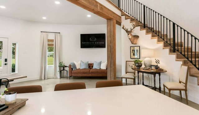 Sileaux Ranch | Modern luxury farmhouse, minutes from Downtown