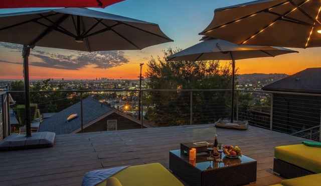 Silverlake stunner w/deck and Hollywood sign views