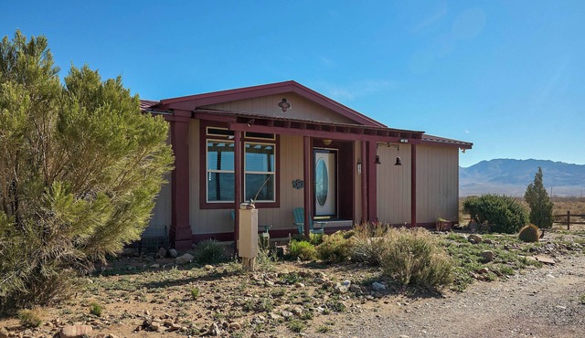 Sky Islands Retreat in Rodeo w/Mountain Views!