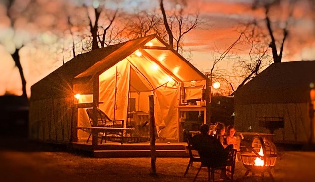 Son's River Ranch Glamping Cabin #6 Cabin on the Beautiful San Marcos River