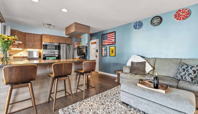 Spa Creek Condo | Pool, Deck & Parking