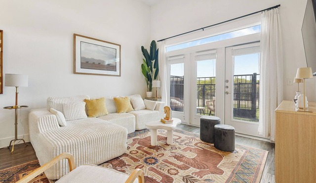 Spacious 1BR w/Patio, Pool & Gym Access