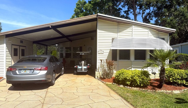 Spacious 2 bedroom, 2 bath bungalow with all the amenities in Schalamar Creek