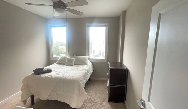 Spacious 4 Bed/4 Bath Apt in Savannah's Historic District