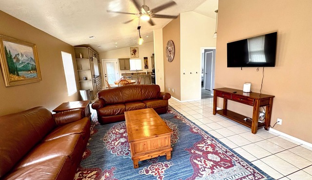 Spacious 4-bedroom house with AC in brilliant Albuquerque