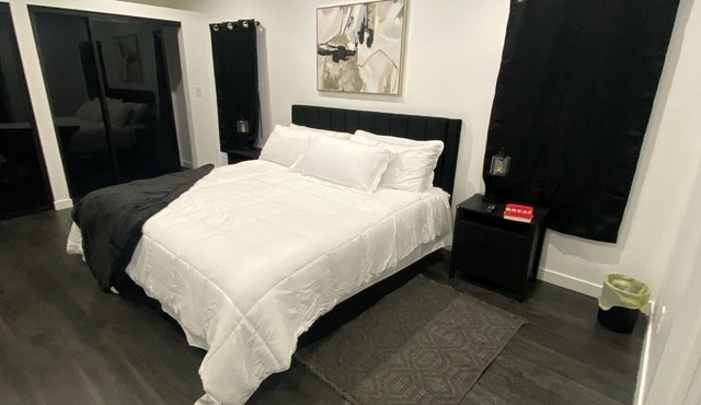 Spacious 4BR Home w/Gym, Fireplace & Prime LA Location. Near USC & Crypto Arena