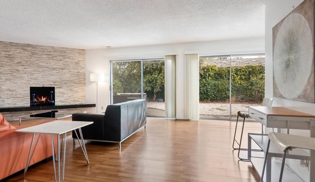 Spacious 5bed/3bath home with piano close to Universal studio & Hollywood for 10