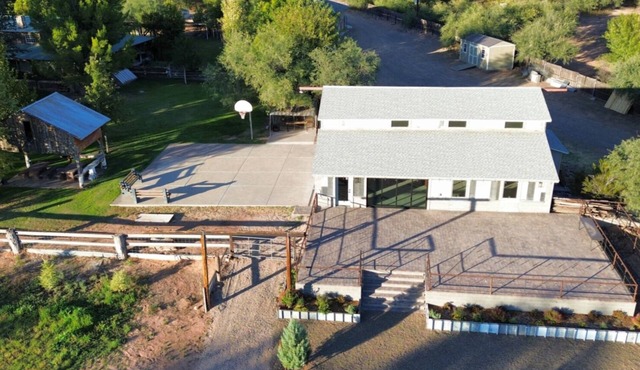 Spacious 8BR Ranch Sleeps 16 Near Sedona Perfect for Large Groups