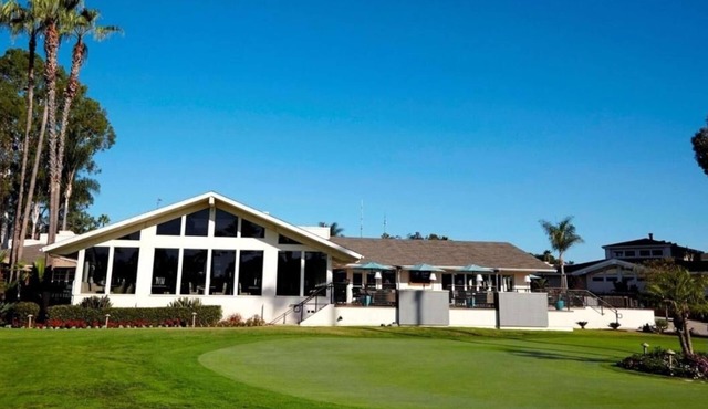 Spacious Double Queen Golf View Stay Near Spa, Dining & Scenic Paths in Rancho Santa Fe