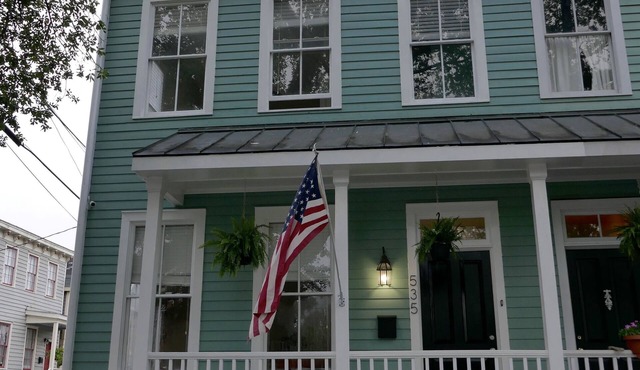 Spacious home in the Historic District. Sleeps 8. Free Parking